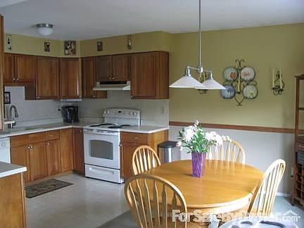 Kitchen / Dining