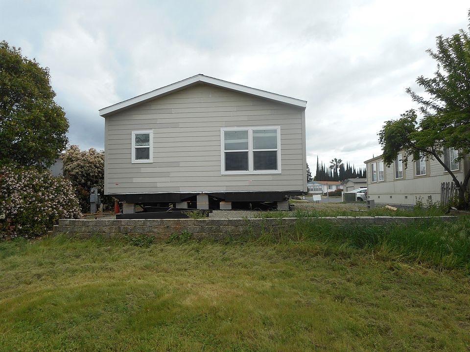 2nd image of 53 Hancock Dr