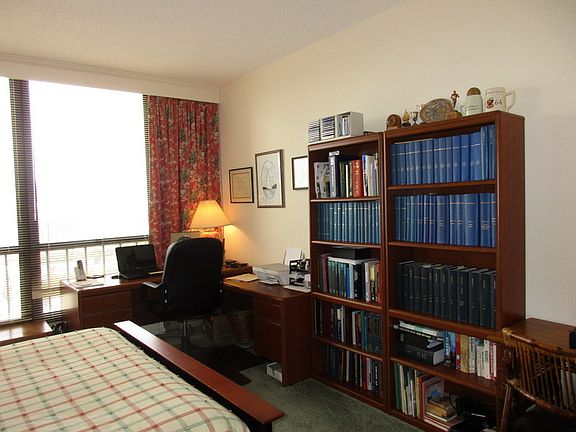 4th image of 1 Beach Dr SE Unit 1614