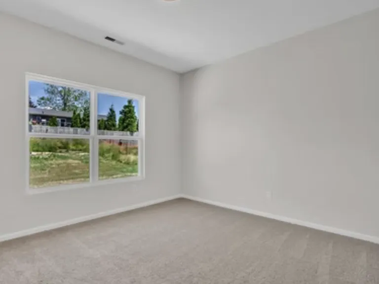 1905 Deerfield Ln — Photo 6