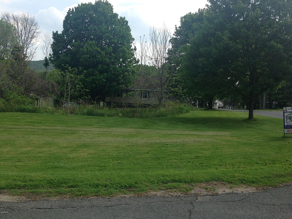 2nd image of 70 Ensign St