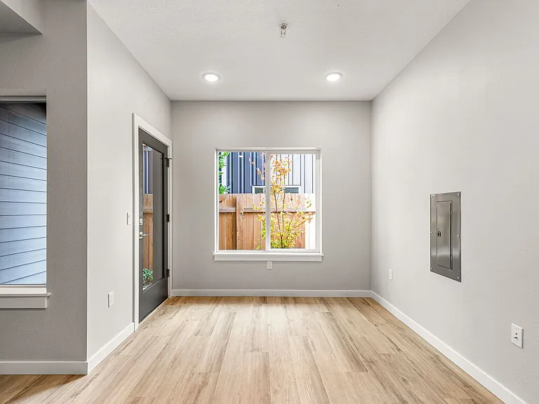7150 N Greenwich Ave #6 — Photo 7