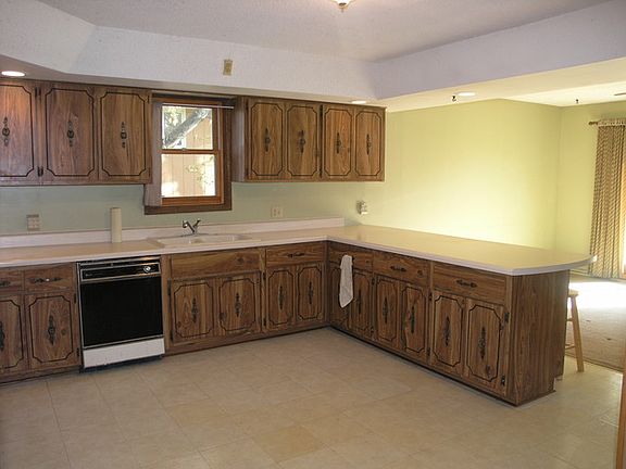 5th image of 300 E Sauk Trl