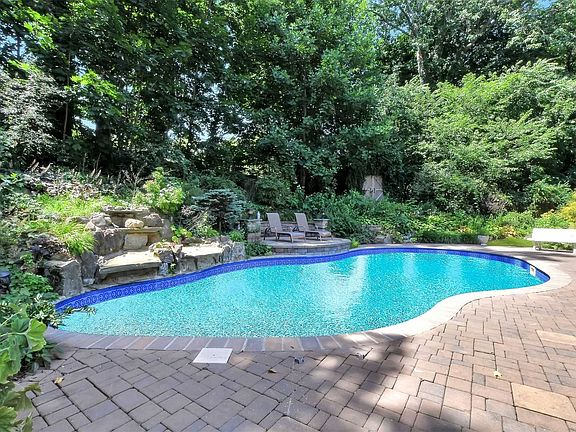 2nd image of 6 Tanyard Ln