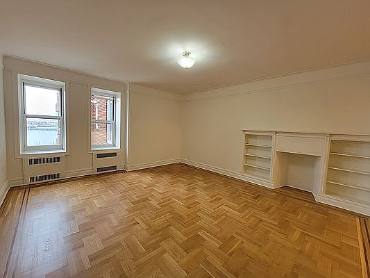 4th image of 40 Shore Blvd APT 4M