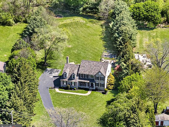 3rd image of 960 Little Conestoga Rd
