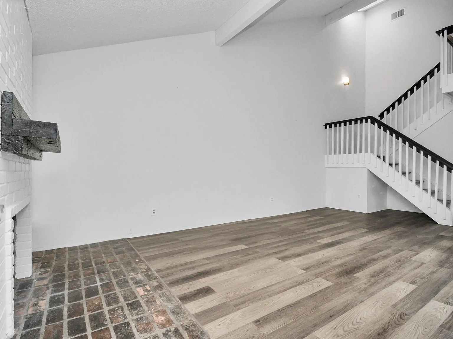 2 bed, 2.0 bath, 1693 sqft, $1,649 — Photo 2
