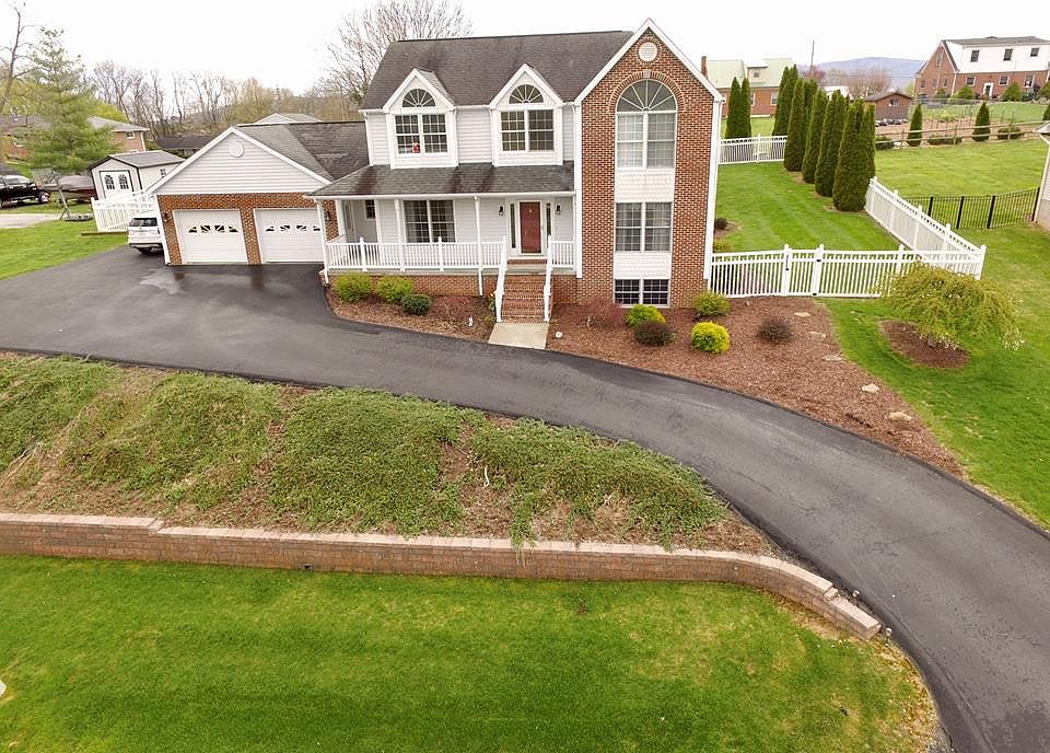 1st image of 195 Cove Hills Dr