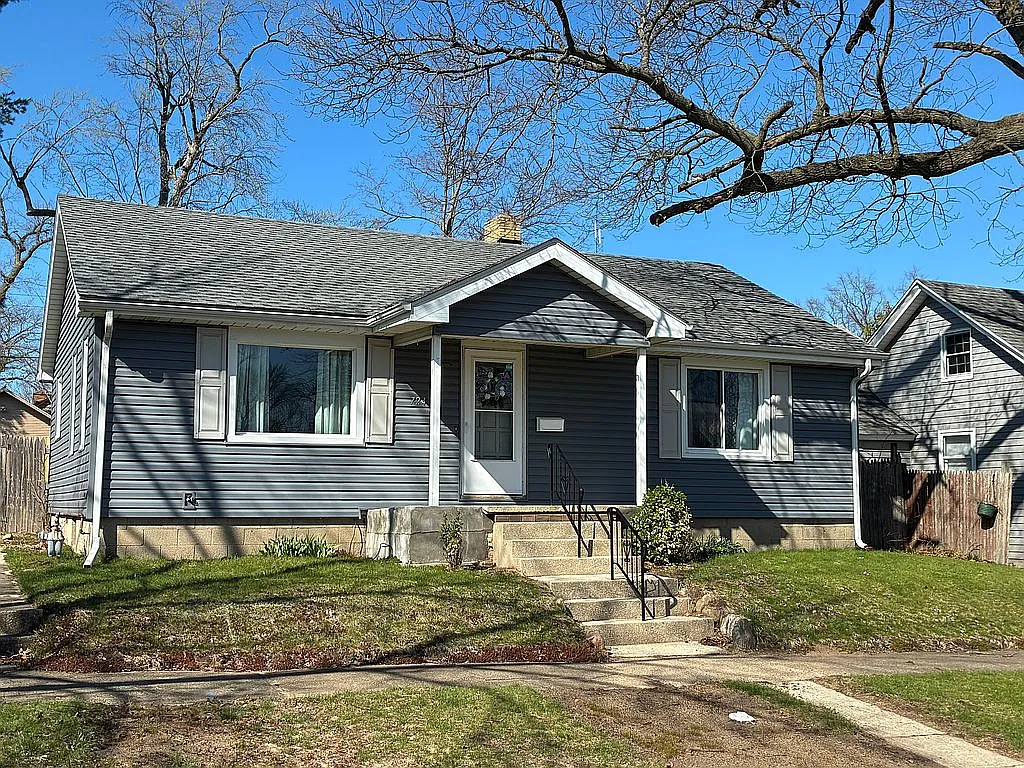 724 Dupage St photo 1