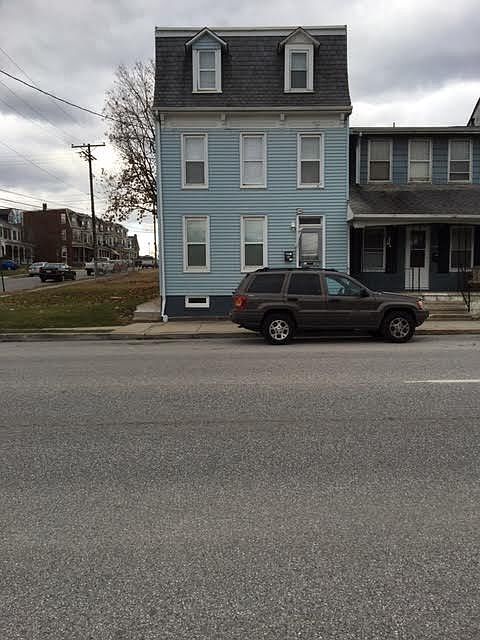 1st image of 1152 E Philadelphia St #2