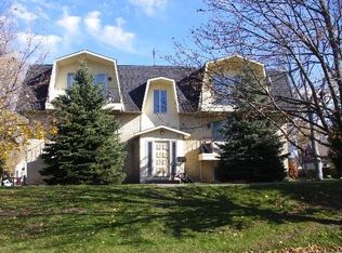 20 S 14th St APT 3S, Saint Charles, IL 60174
