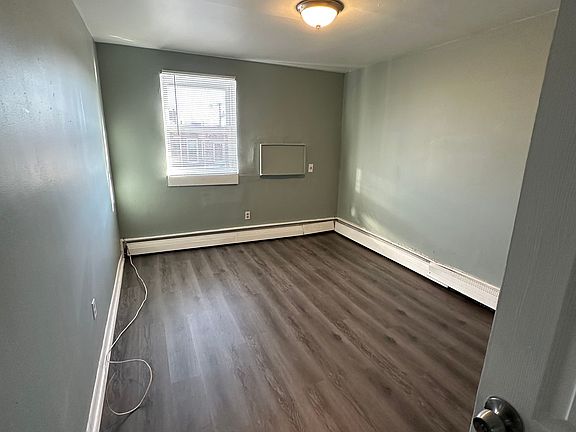3rd image of 5237 Oxford Ave #D4