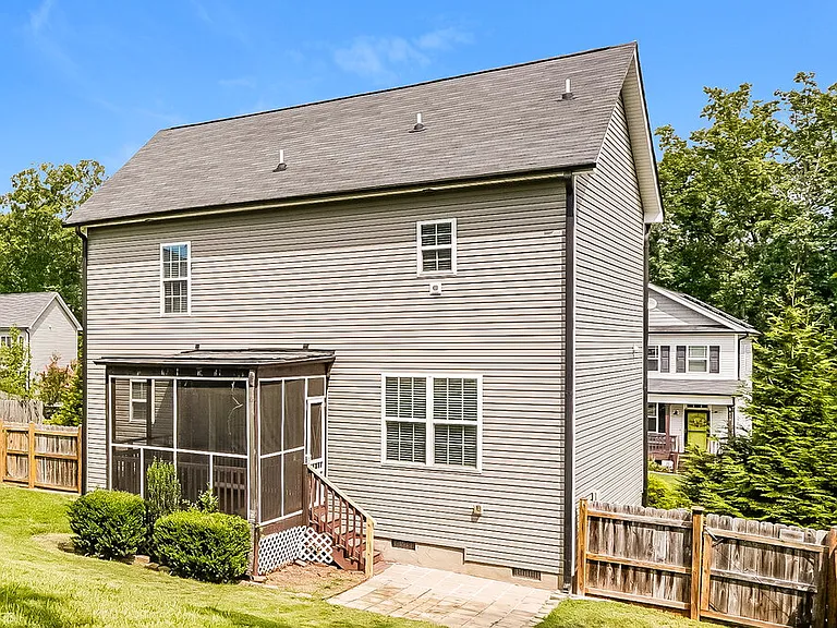 332 Chamberlain Dr — Photo 17