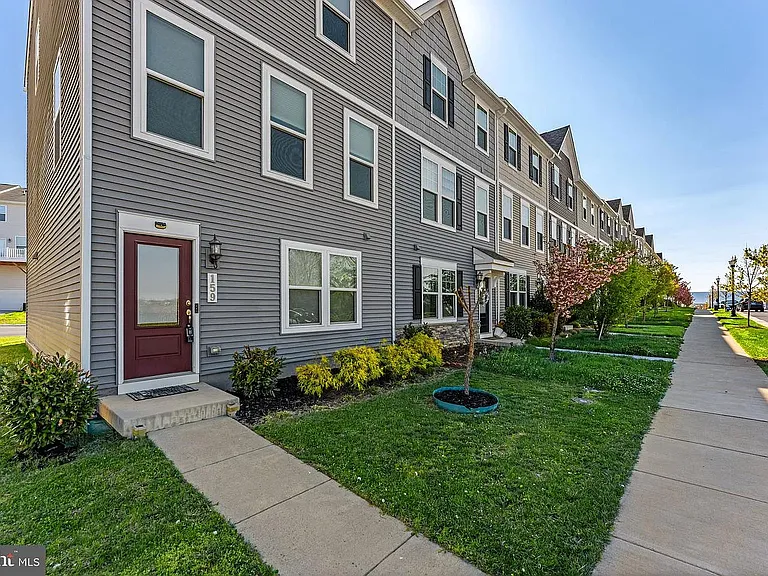 159 Presidents Pointe Ave #159 — Photo 35