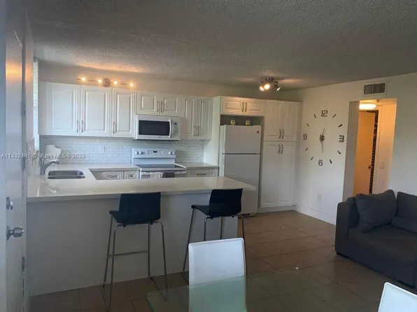 1801 S Treasure Dr APT 301, North Bay Village, FL 33141