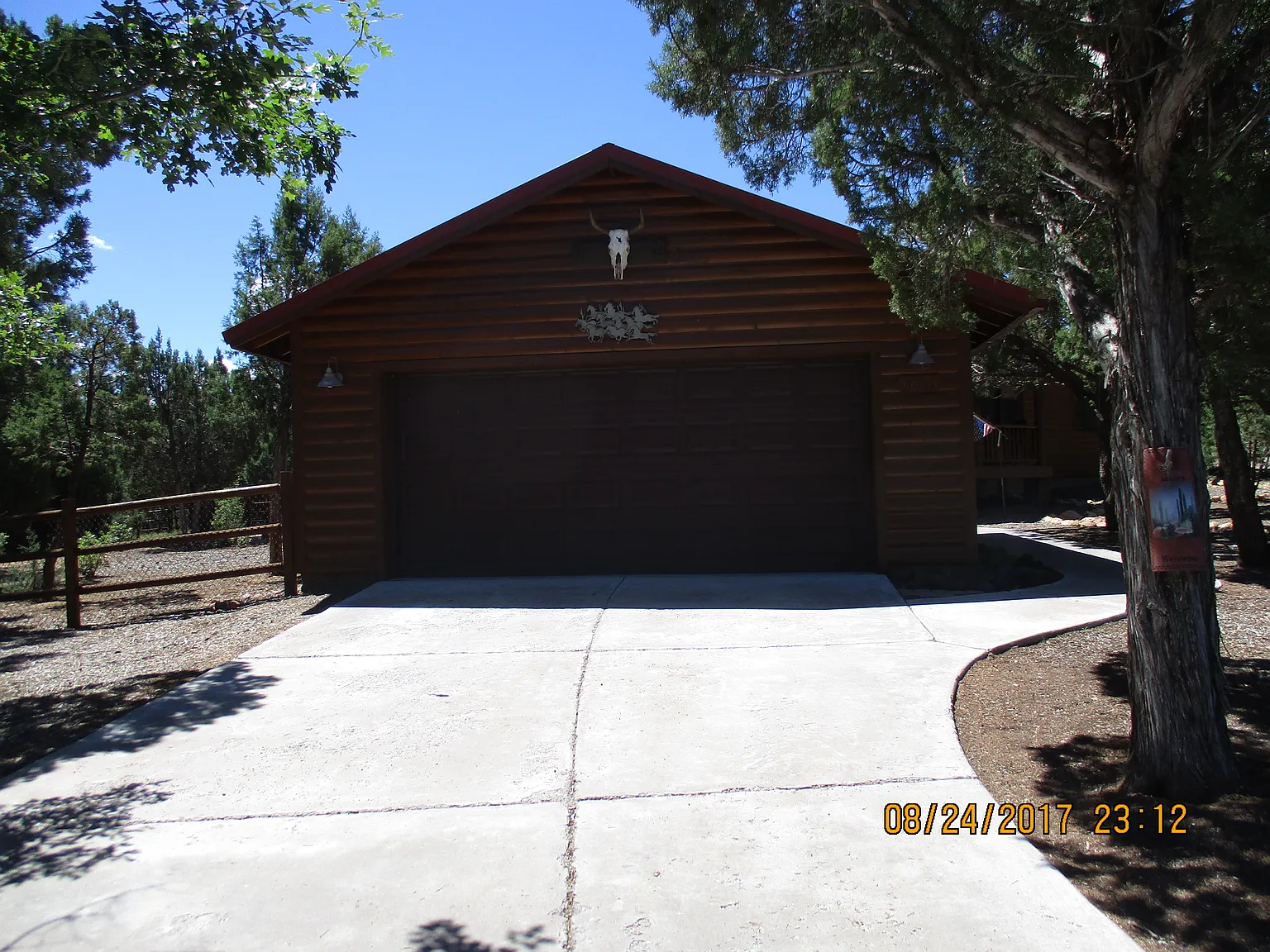 3 bed, 1600 sqft, $2,400 — Photo 2