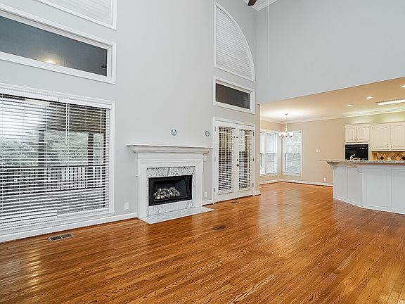 4th image of 8021 Claytie Cir