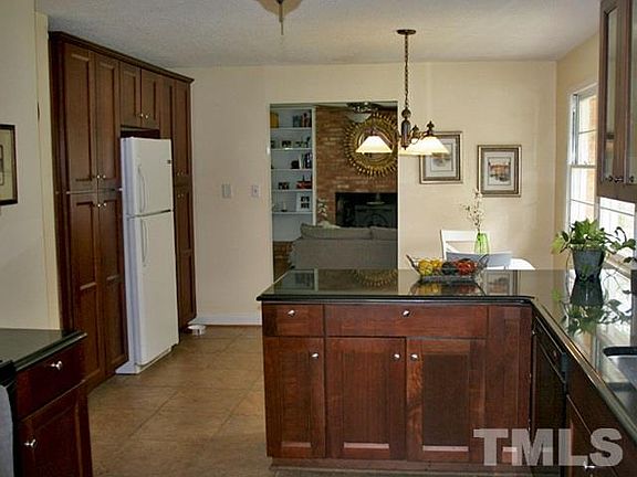 4th image of 1314 Meadow Ln