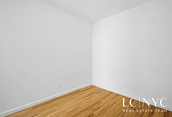 Rented by Keller Williams NYC | media 22