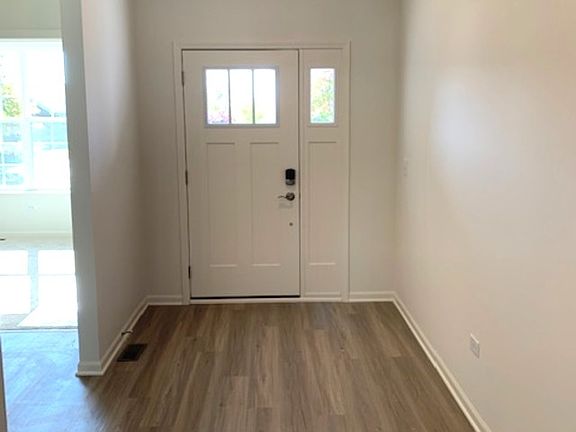3rd image of 3148 Manchester Dr