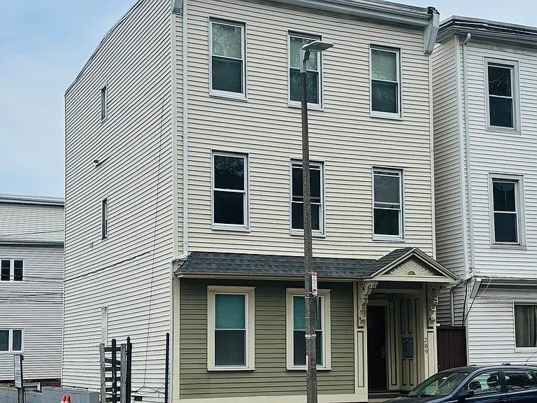 289 Chelsea St #1 — Photo 7