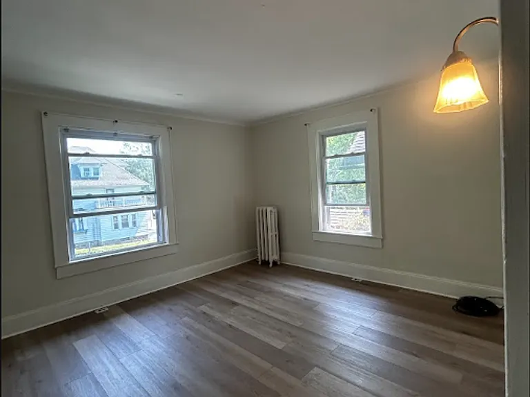 805-807 N Irving Ave — Photo 10