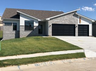 3365 N 164th St, Omaha, NE 68118