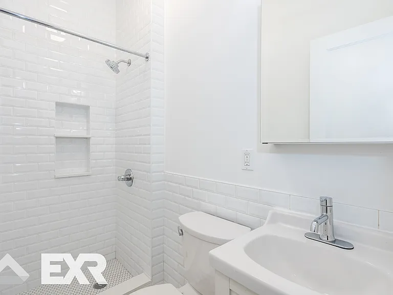 526 W 111th St #5E — Photo 7