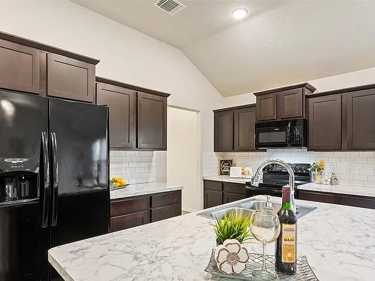 6510 Catherine Dr — Photo 7