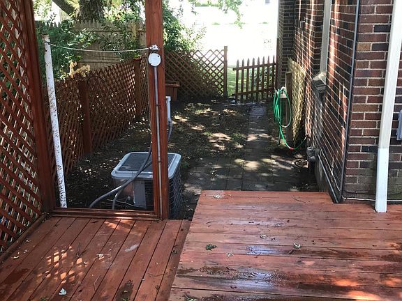 4th image of 125 E 205th St