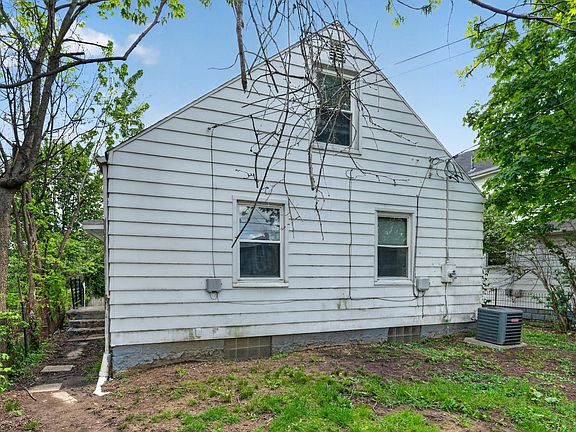 4th image of 555 Clark Ave