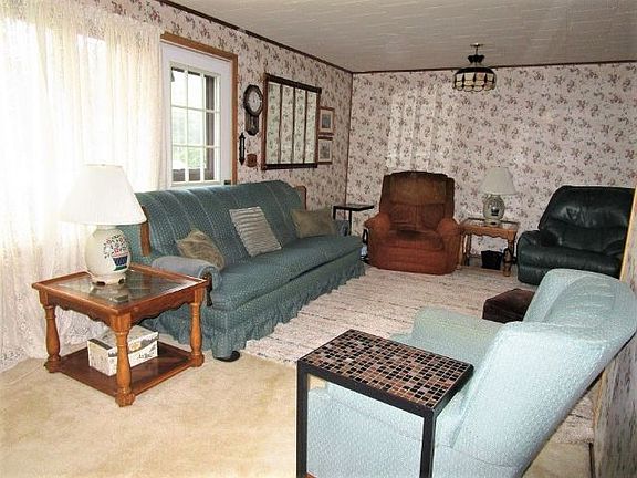 2nd image of 143 Oak Dr