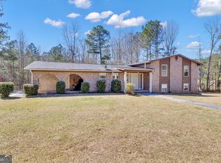 1093 Johnson Rd, Senoia, GA 30276