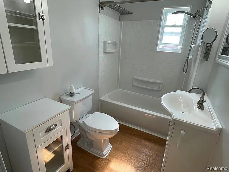 29559 Norfolk St — Photo 8