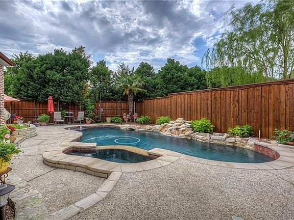 5th image of 861 High Willow Dr