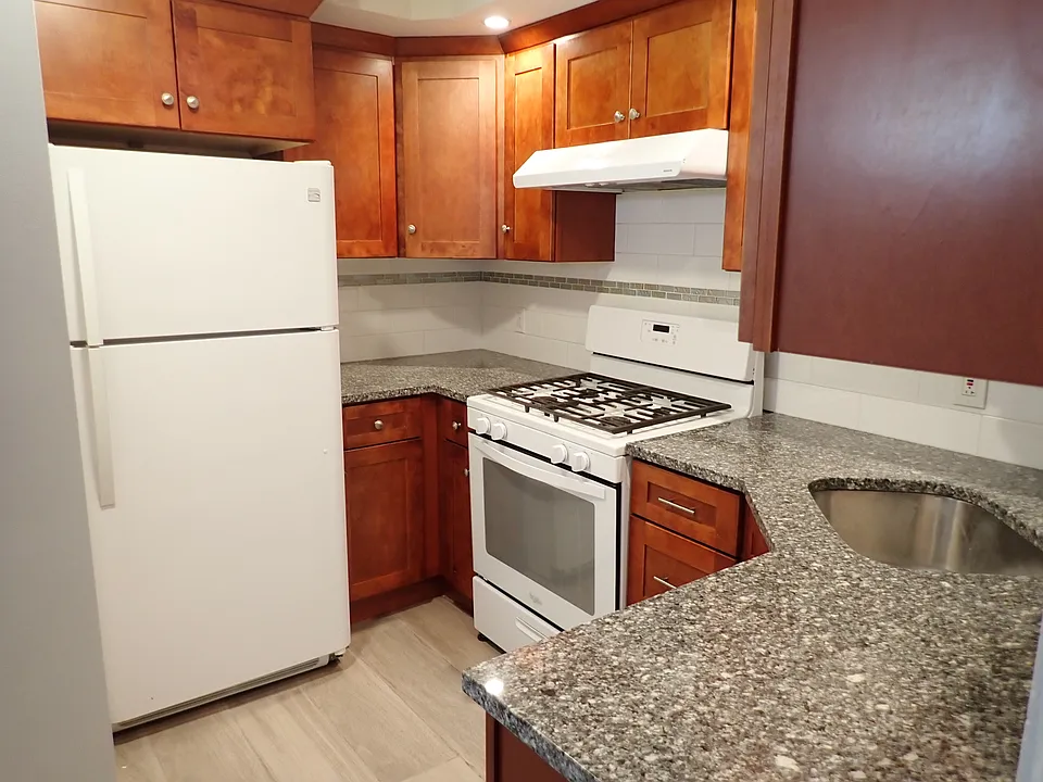 27 Benefit St #1