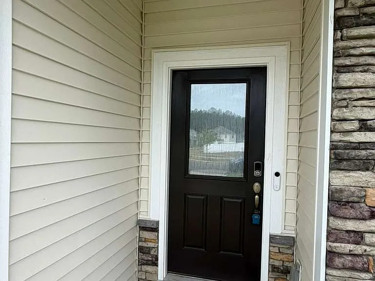 845 Avonmore Dr — Photo 2