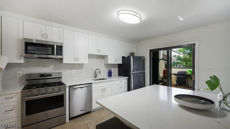 1st image of 288 Crabtree Ct