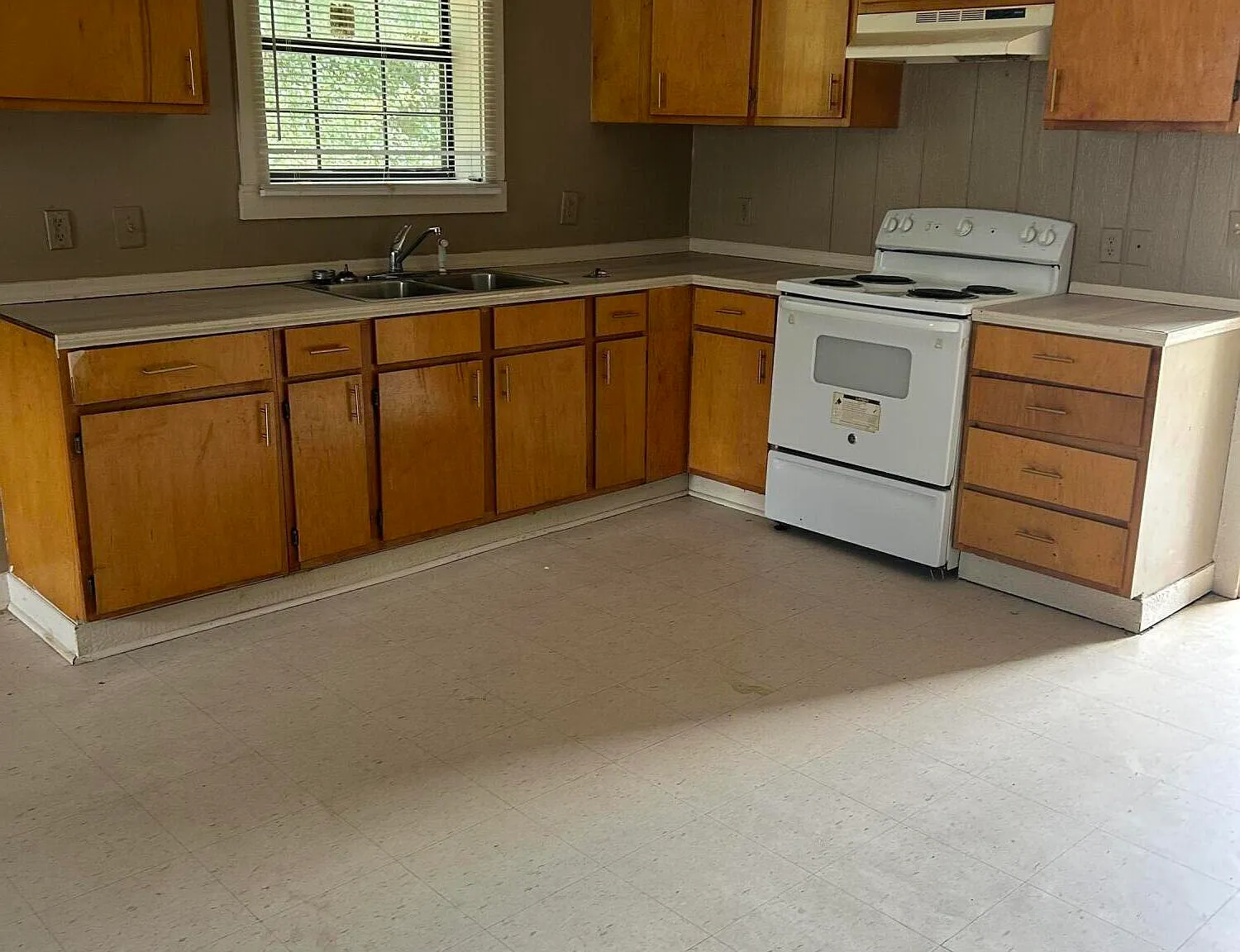 2 bed, 900 sqft, $750 — Photo 2