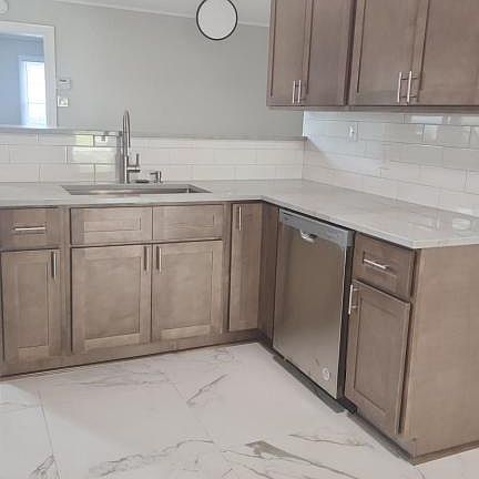 5th image of 2766 Brookwood Dr