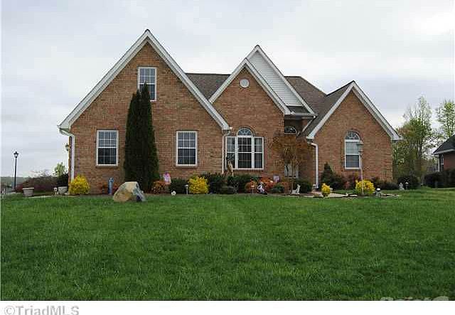 Welcome to 112 Clydesdale Drive!