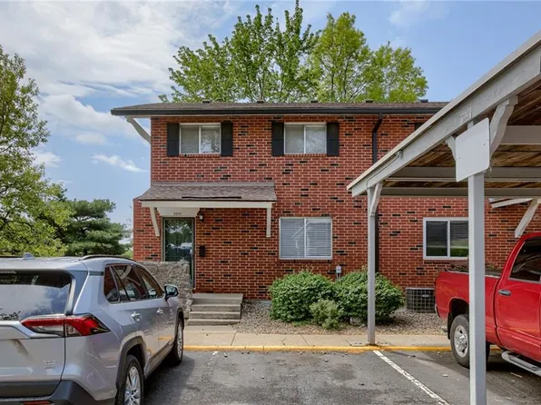 9541 Outlook Dr, Overland Park, KS 66207