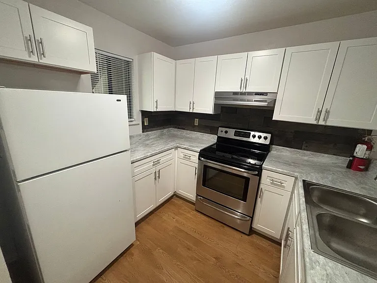 81 SE 16th Ave #D103 — Photo 7