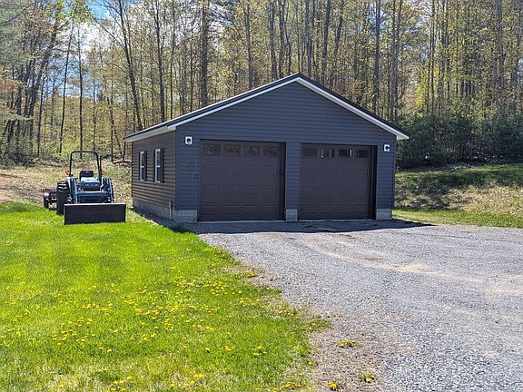 3rd image of 341 Daniels Rd
