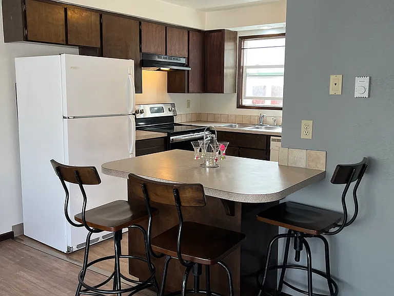 611 W Augusta Ave #C — Photo 9