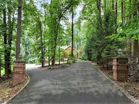 2nd image of 1304 Johnston Dr