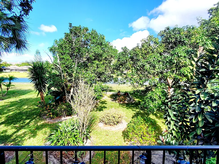 3107 N Palm Aire Dr — Photo 15