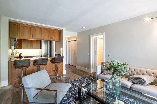 2400 Hudson Photo 1