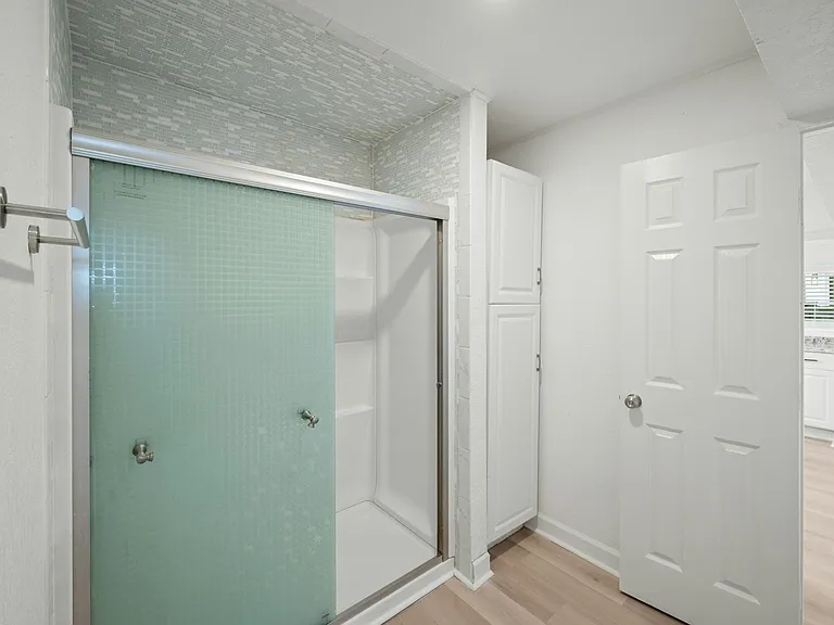 928 Ferry Rd #102 — Photo 8