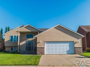 7104 W 64th St, Sioux Falls, SD 57106